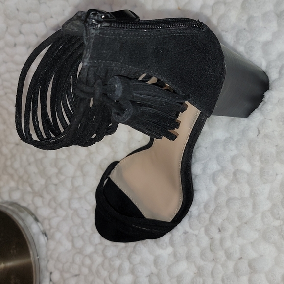 Black Ankle Strapped Heels, zip up at back heel. Straps around the ankle. - Picture 3 of 10